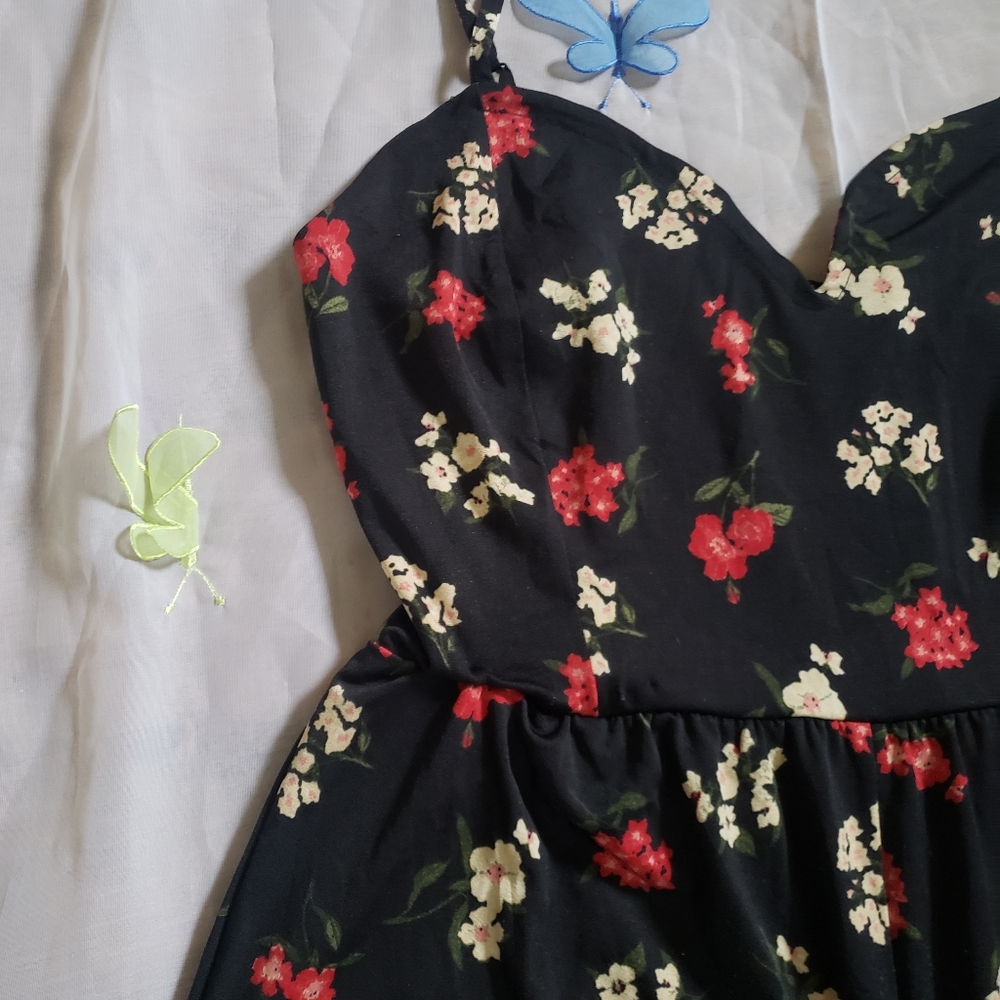 Jumpsuit - Picture 3 of 4